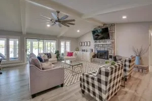 Hot Springs Village Lake House with Deck - Whittington