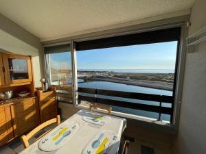 Appartement T2 mezzanine vue mer avec piscine