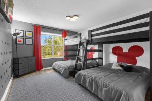Lake View Vacation Home with Pool and Game Room Near Disney Parks