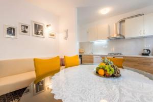 Apartments by the sea Poljica, Trogir - 21041