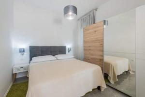 Apartments by the sea Poljica, Trogir - 21041