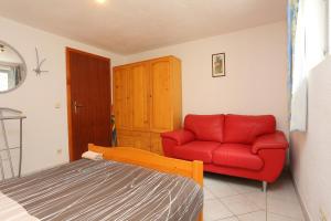 Apartments and rooms by the sea Nemira, Omis - 2781