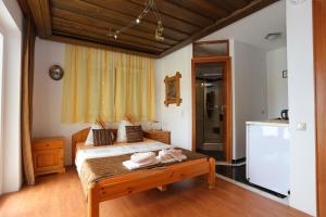 Apartments and rooms by the sea Nemira, Omis - 2781