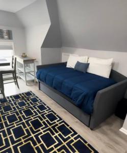 Cozy Studio with 1 Bed & Comfy Sofa Bed