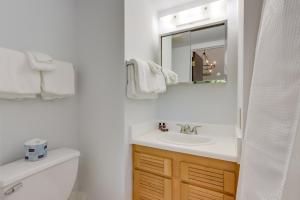 Osage Beach Vacation Rental with Deck and Grill