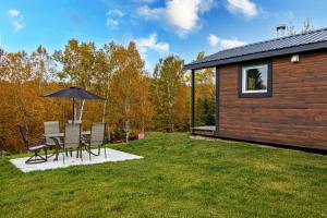 Chalet le Coyote Lac, Micro Ferme, Sentier Du Domaine, Vue Sur Les Monts, Idéal 2 4 Personnes