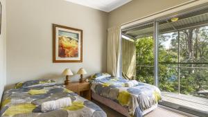 Hillside Hideaway - Wifi & Pet Friendly