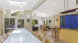 Luxury Escape On Crystal