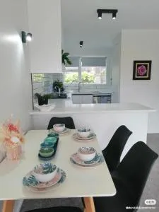 Centre Takapuna 2 Beds & Garage & Netflix - Takapuna