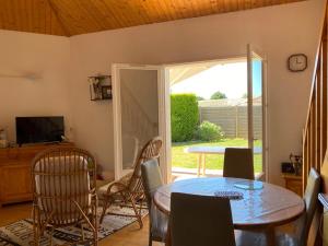 Maison 4 pers avec piscine à 800m de la plage - FR-1-336-134