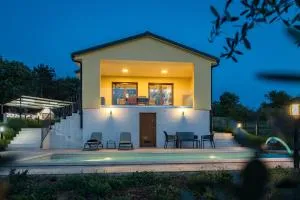 Villa Tai, enjoy the green oasis with 2BR ,WIFI, pool, AC - Puntera