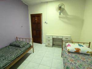Cosy Homestay Ulu Tiram - Room only