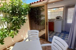 Villa Bronja Superior Airconditioned Studio apartment in Xlendi