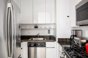 Sutton Place 2BR w Gym Pool DM nr Central Pk NYC-464