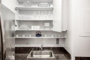 Sutton Place 2BR w Gym Pool DM nr Central Pk NYC-464