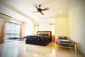 Puchong Semi D Homestay spacious 4 rooms - Puchong New Village