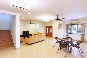 Puchong Semi D Homestay spacious 4 rooms