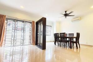 Puchong Semi D Homestay spacious 4 rooms