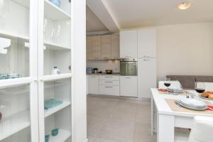 Villa Meri Lake by Garda FeWo