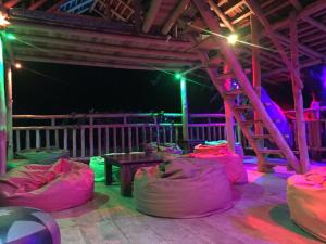 Tiki bar hostel ella