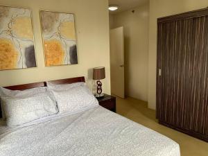 Homey 2 BR Unit wPool in Avida IT Park