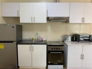 Homey 2 BR Unit wPool in Avida IT Park