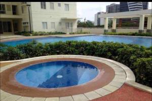Homey 2 BR Unit wPool in Avida IT Park