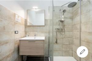 ES - Essential Solution & Emotion Stories (locazione turistica)