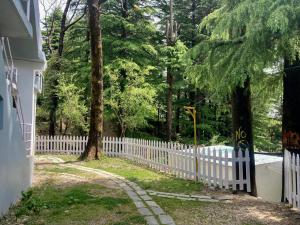 Himtrek Stays,Mcleodganj