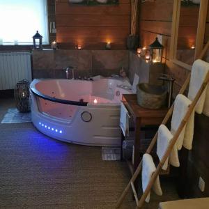 Maisons d'hotes Suite avec SPA et SAUNA privatif : photos des chambres