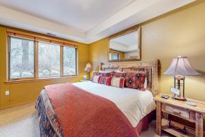 Evergreen Retreat, Unit 101