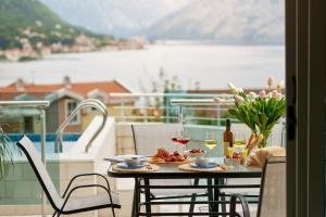 Nadas Ap with Pool and Sea View