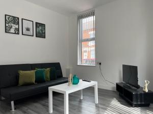 Burleigh House - 3 Bed House