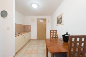 Deluxe Double or Twin Room with Sea View room in Aparthotel Roccia