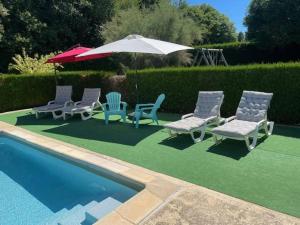 Maisons de vacances Bonnefon, Maison avec piscine et grand jardin proche Sarlat : photos des chambres