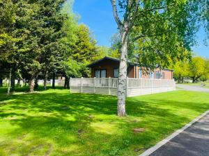 Lotus Lodge with Hot Tub - 3hvězdičkové hotely ve městě York