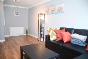 Willenhall Oasis Retreat - Serene House Rental