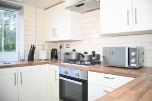 Willenhall Oasis Retreat - Serene House Rental