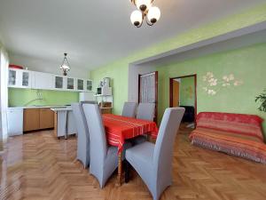 Apartment and Room Marica 