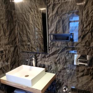 OLDSKOOL TOWN HOUSES 15 minutes walk to LARA beach