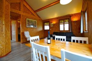 LE CHAMP RADIS 4 chalets Canal du Nivernais Morvan
