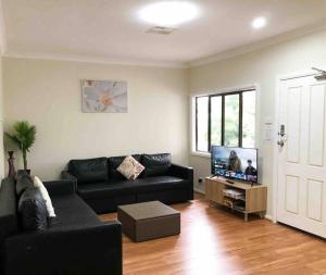 Charlestown Central 5 Bedrooms Front House