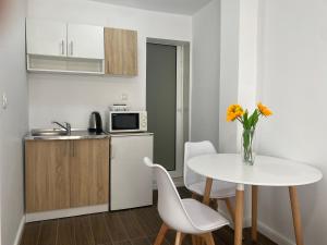 Veselinka Apartments & Rooms