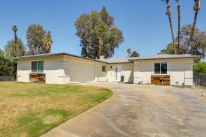 Pool and Spa Palm Desert Home Near Golf!