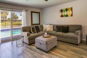Pool and Spa Palm Desert Home Near Golf!