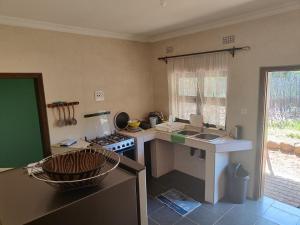Kalahari Sand Ridge Inn - Quiet Self-catering Eco Lodge Near Victoria Falls, Livingstone
