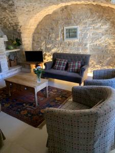 Maisons de vacances Delightful Village House Near Uzes with Pool : photos des chambres