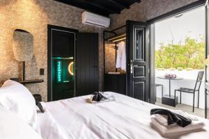 Deluxe Double Room with Balcony and Sea View room in Myconian Inn