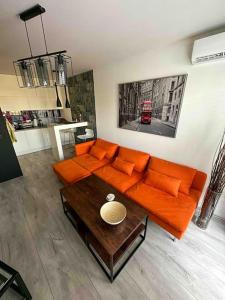 Przestronna i jasna kawalerka z balkonem