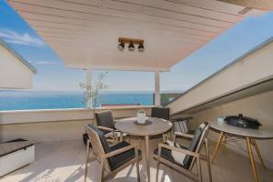 Sea view and More apartment